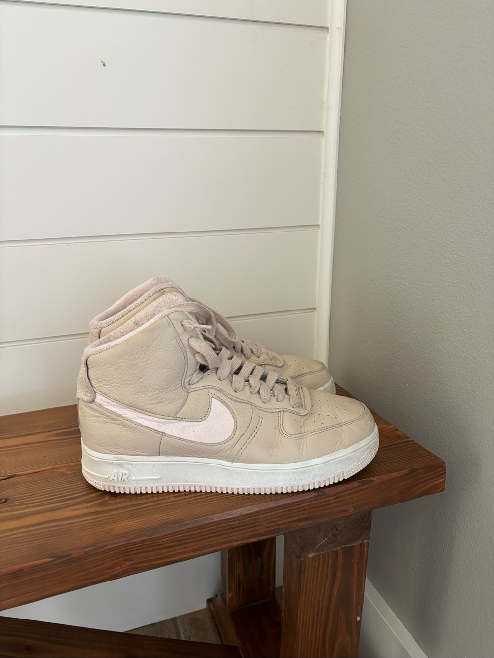 Nike Air Force 1 Mid Women’s Size 10 Cream Beige Pink High Top Sneakers